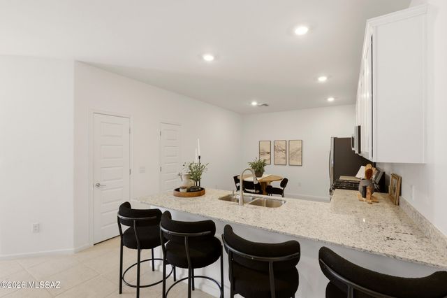 10473 W Kerrigan Lane, Marana, AZ 85653