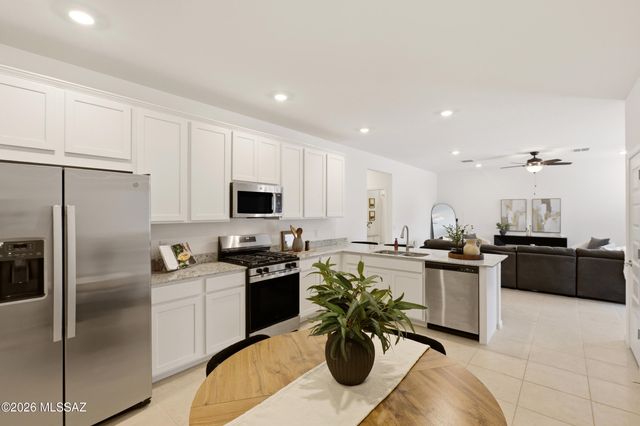 10473 W Kerrigan Lane, Marana, AZ 85653