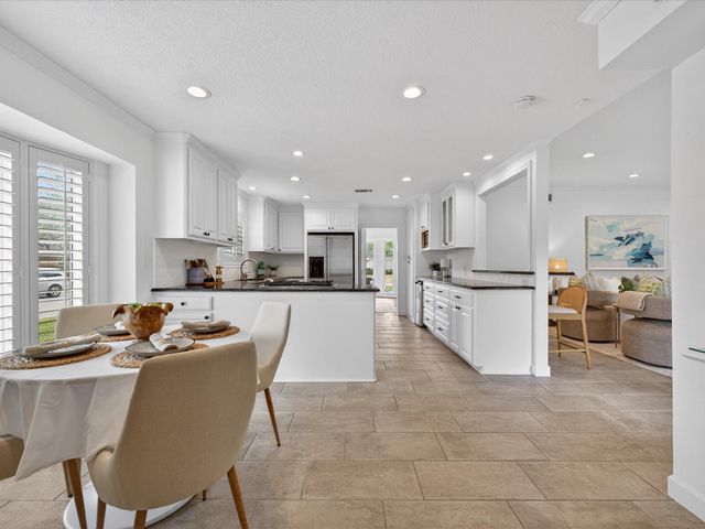 8015 Fairdale Lane, Houston, TX 77063