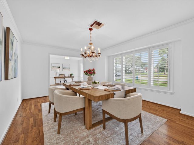 8015 Fairdale Lane, Houston, TX 77063