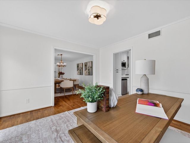 8015 Fairdale Lane, Houston, TX 77063