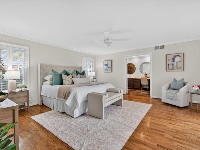 8015 Fairdale Lane, Houston, TX 77063