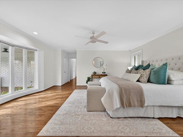 8015 Fairdale Lane, Houston, TX 77063