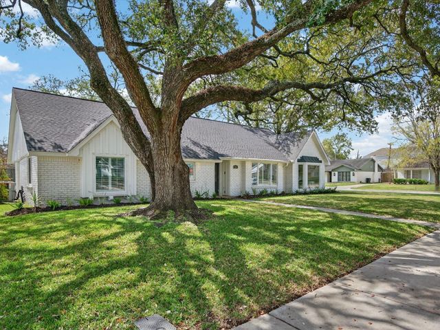 8015 Fairdale Lane, Houston, TX 77063