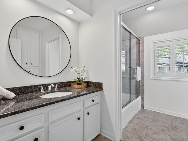 8015 Fairdale Lane, Houston, TX 77063