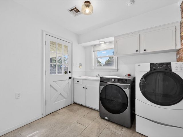 8015 Fairdale Lane, Houston, TX 77063