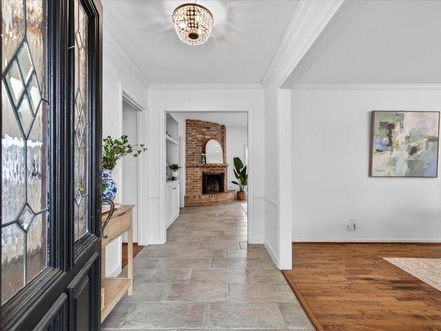 8015 Fairdale Lane, Houston, TX 77063