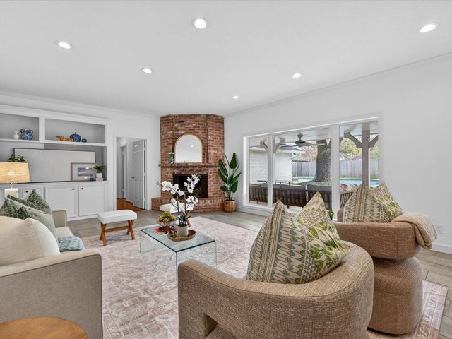 8015 Fairdale Lane, Houston, TX 77063