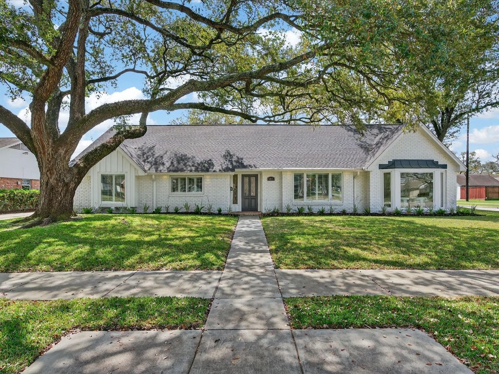 8015 Fairdale Lane, Houston, TX 77063