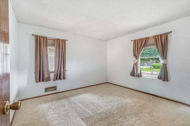 7400 Concerto Curve NE, Fridley, MN 55432