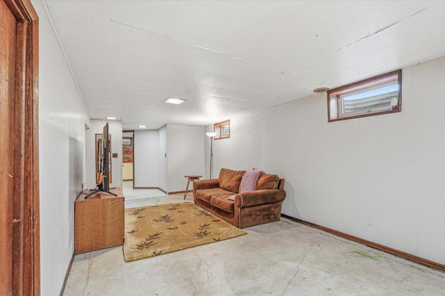 7400 Concerto Curve NE, Fridley, MN 55432