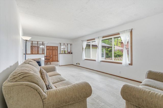 7400 Concerto Curve NE, Fridley, MN 55432