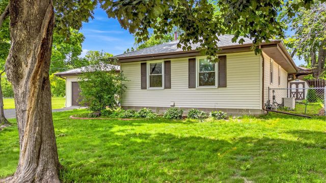 7400 Concerto Curve NE, Fridley, MN 55432