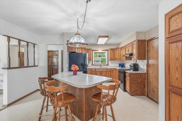 7400 Concerto Curve NE, Fridley, MN 55432