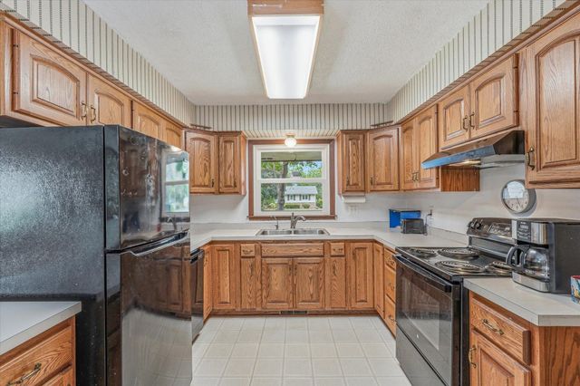 7400 Concerto Curve NE, Fridley, MN 55432