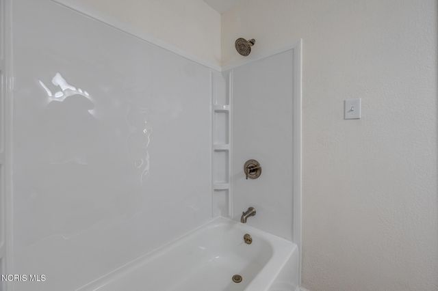402 W 2nd Street, Perrysburg, OH 43551