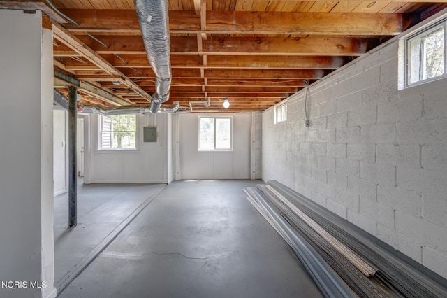 402 W 2nd Street, Perrysburg, OH 43551