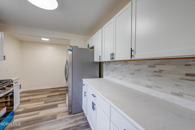 402 W 2nd Street, Perrysburg, OH 43551