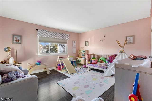 112 Wildflower Ln, Hillsborough Twp., NJ 08844