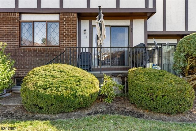 112 Wildflower Ln, Hillsborough Twp., NJ 08844