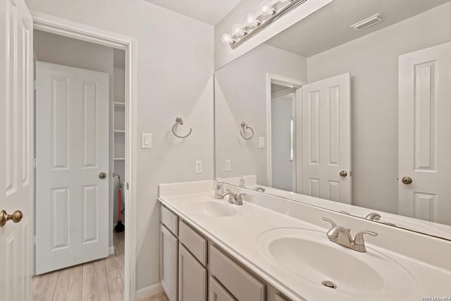 9114 Brae Moss, San Antonio, TX 78249
