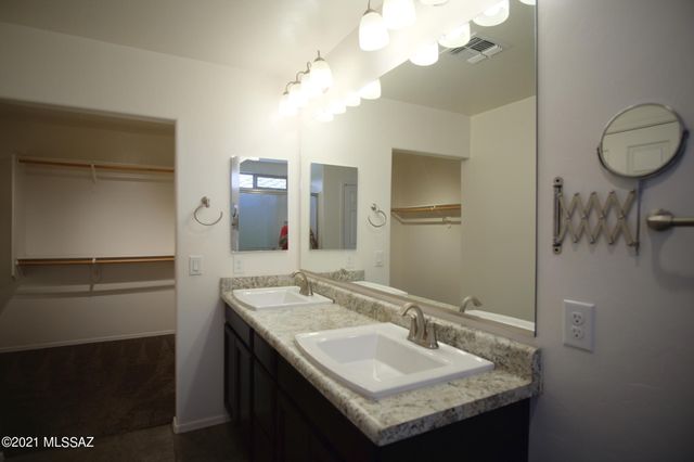 12389 E Calle Riobamba, Vail, AZ 85641