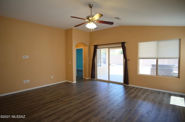 12389 E Calle Riobamba, Vail, AZ 85641