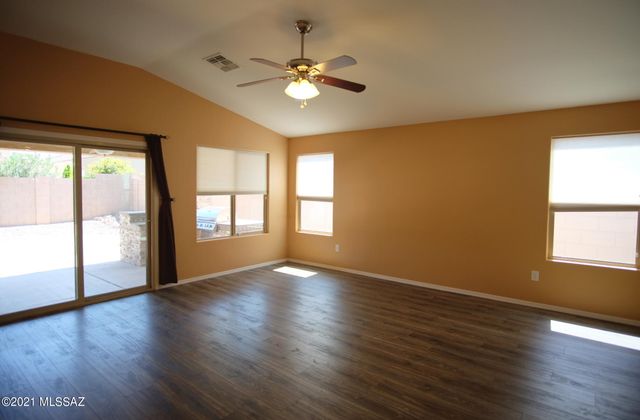 12389 E Calle Riobamba, Vail, AZ 85641