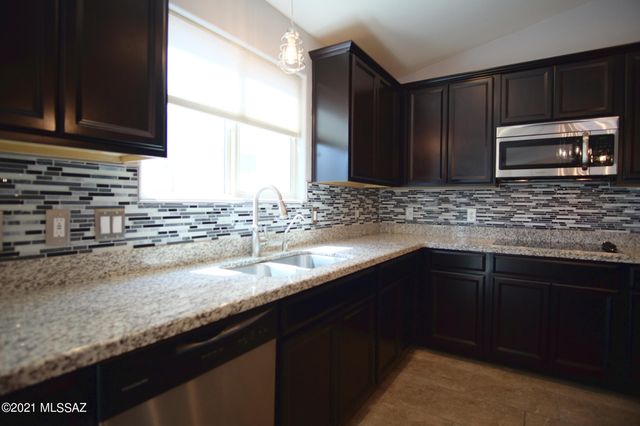12389 E Calle Riobamba, Vail, AZ 85641