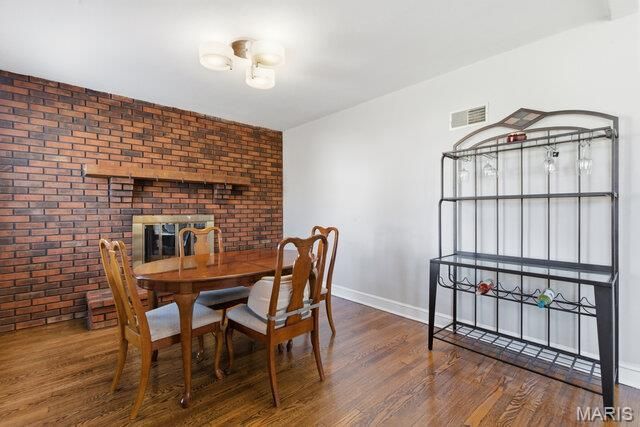 8628 Charlton Lane, St Louis, MO 63123