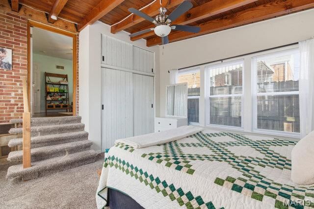 8628 Charlton Lane, St Louis, MO 63123