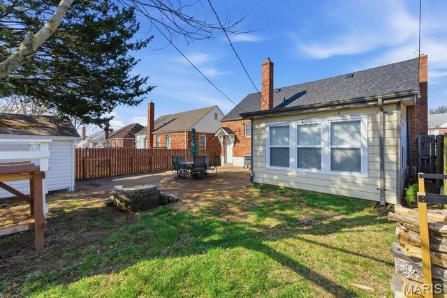 8628 Charlton Lane, St Louis, MO 63123