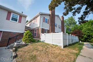 20831 W Glen Haven Circle, Northville, MI 48167