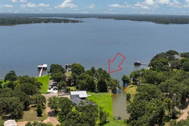 229 Esquire Estates Road, Mabank, TX 75156