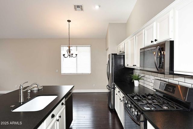 16945 W MANCHESTER Drive, Surprise, AZ 85374