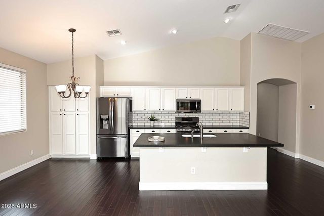 16945 W MANCHESTER Drive, Surprise, AZ 85374