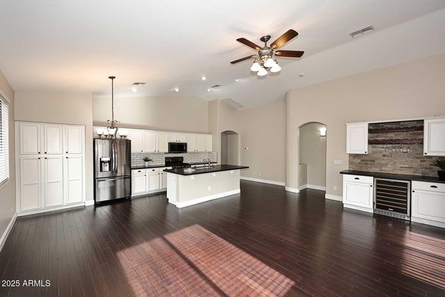 16945 W MANCHESTER Drive, Surprise, AZ 85374