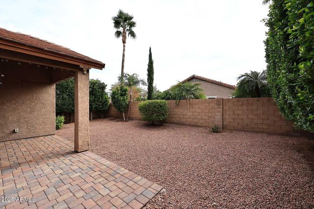 16945 W MANCHESTER Drive, Surprise, AZ 85374