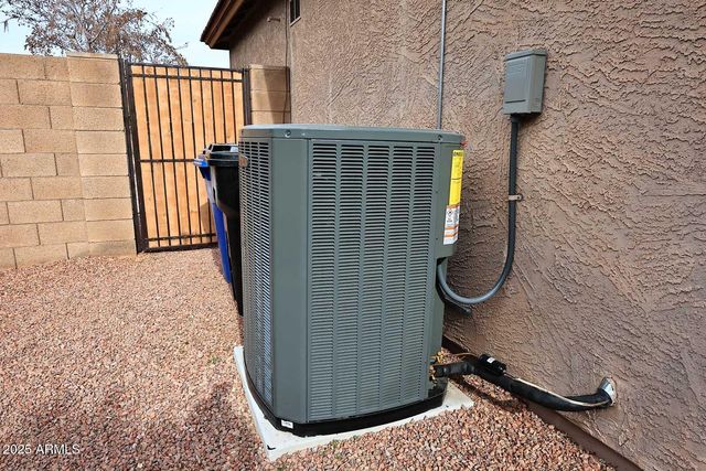 16945 W MANCHESTER Drive, Surprise, AZ 85374