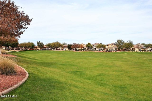 16945 W MANCHESTER Drive, Surprise, AZ 85374