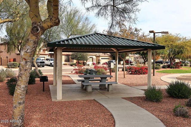 16945 W MANCHESTER Drive, Surprise, AZ 85374