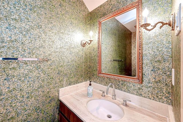 2232 S Piney Point Road 103, Houston, TX 77063