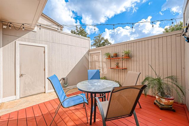 2232 S Piney Point Road 103, Houston, TX 77063