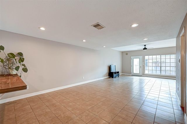 2232 S Piney Point Road 103, Houston, TX 77063