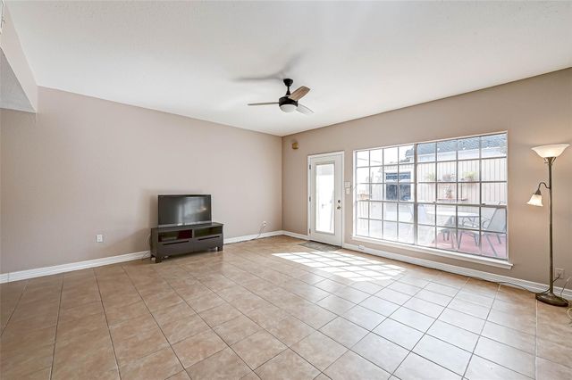 2232 S Piney Point Road 103, Houston, TX 77063