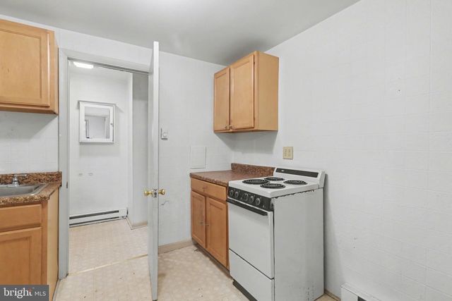 172 E PENN ST, Carlisle, PA 17013