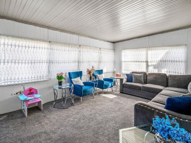 2580 Roslyn Way, Sacramento, CA 95821