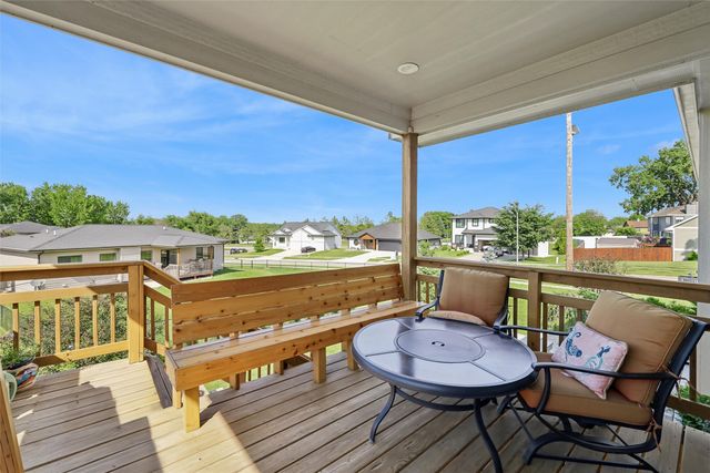 8707 Long Meadow Drive, Johnston, IA 50131