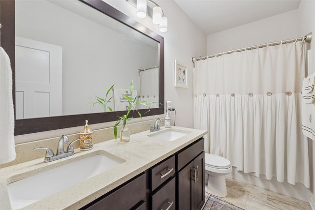 8707 Long Meadow Drive, Johnston, IA 50131