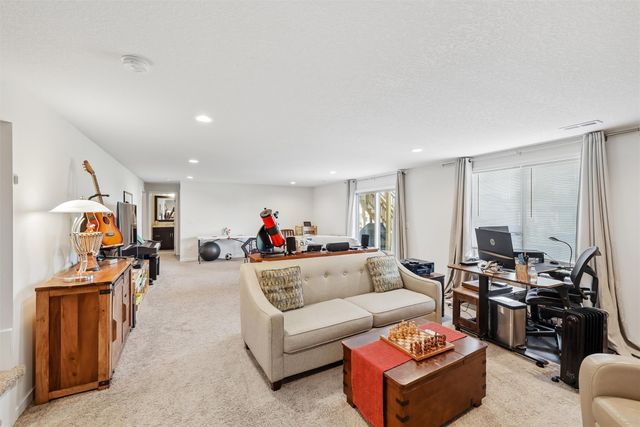 8707 Long Meadow Drive, Johnston, IA 50131